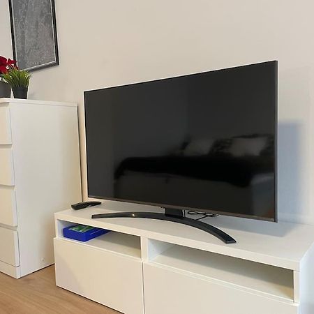 וינה Charming Apartment Near City Center מראה חיצוני תמונה