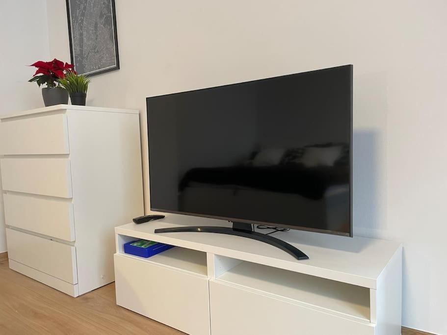 וינה Charming Apartment Near City Center מראה חיצוני תמונה