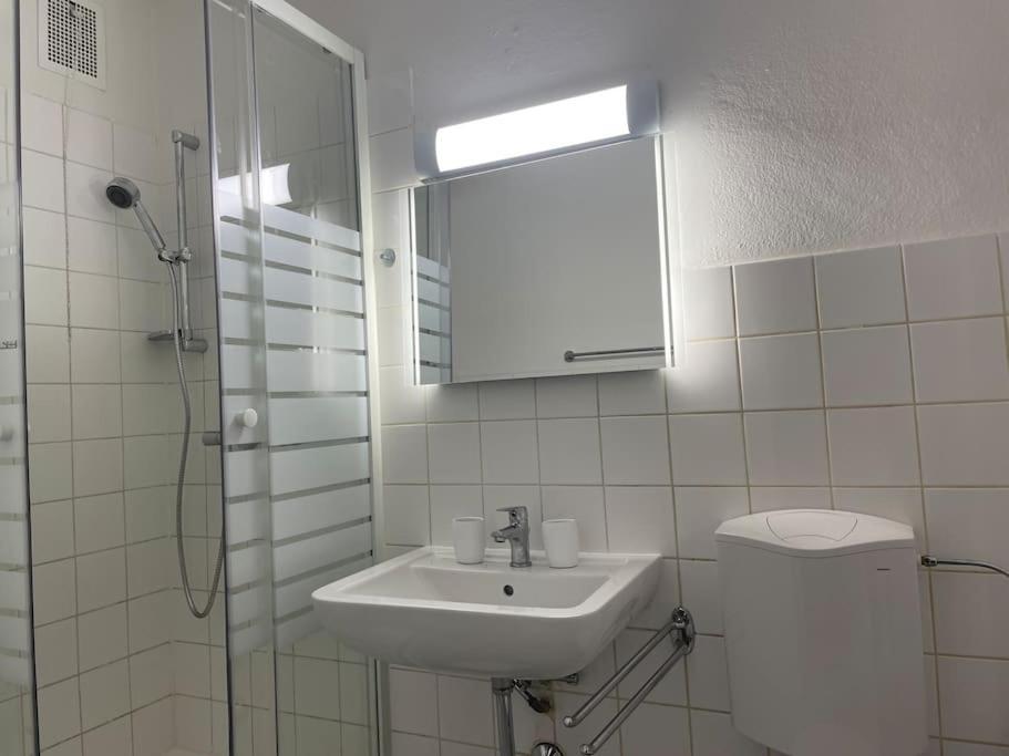 וינה Charming Apartment Near City Center מראה חיצוני תמונה